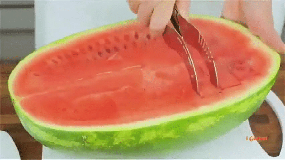 【💥Cumpărați 1, primiți 1 gratui】Moară de vânt din oțel inoxidabil tăietor de pepene verde artefact salată de tăiat fructe instrument de tăiat pepene verde accesorii de bucătărie Gadgets