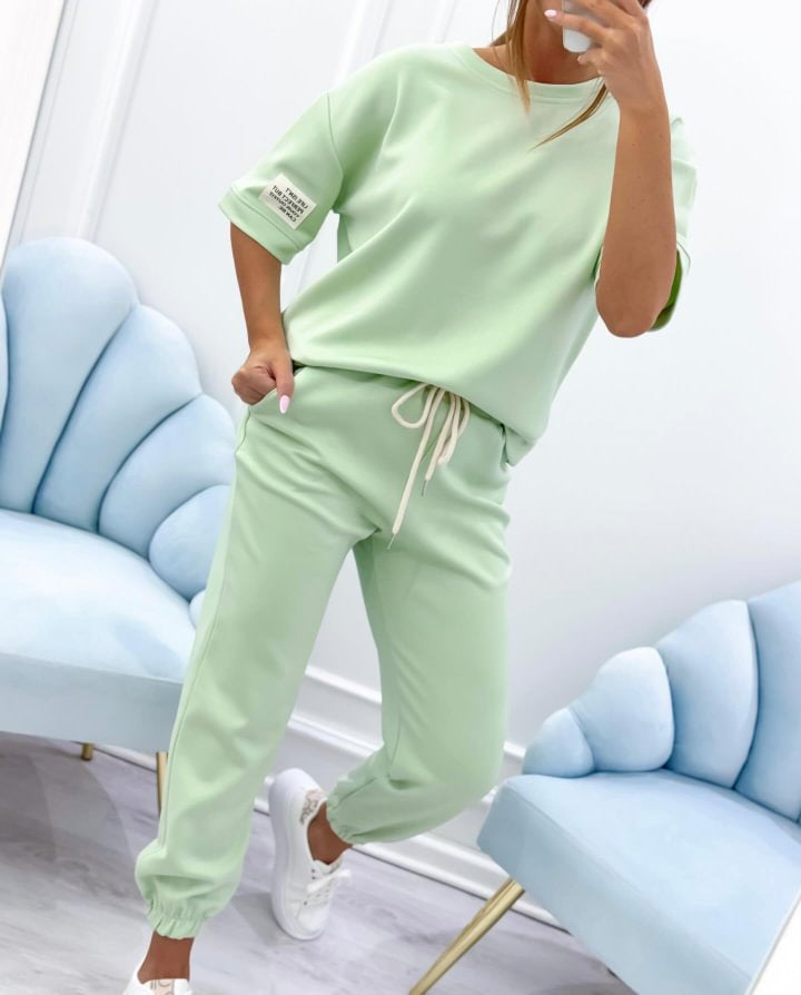 ⏳ Ofertă limitată în timp! ⏰ Set casual pentru femei, compus din un top uni și pantaloni