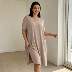 Set de Vară 2 Piese Dama Plus Size, Tricou Lung cu Crăpătură Laterală și Pantaloni Scurți, Material Moale, Elastic și Respirabil