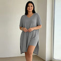 Set de Vară 2 Piese Dama Plus Size, Tricou Lung cu Crăpătură Laterală și Pantaloni Scurți, Material Moale, Elastic și Respirabil