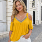 Tricou elegant și la modă, cu umeri decupați și aplicații strălucitoare