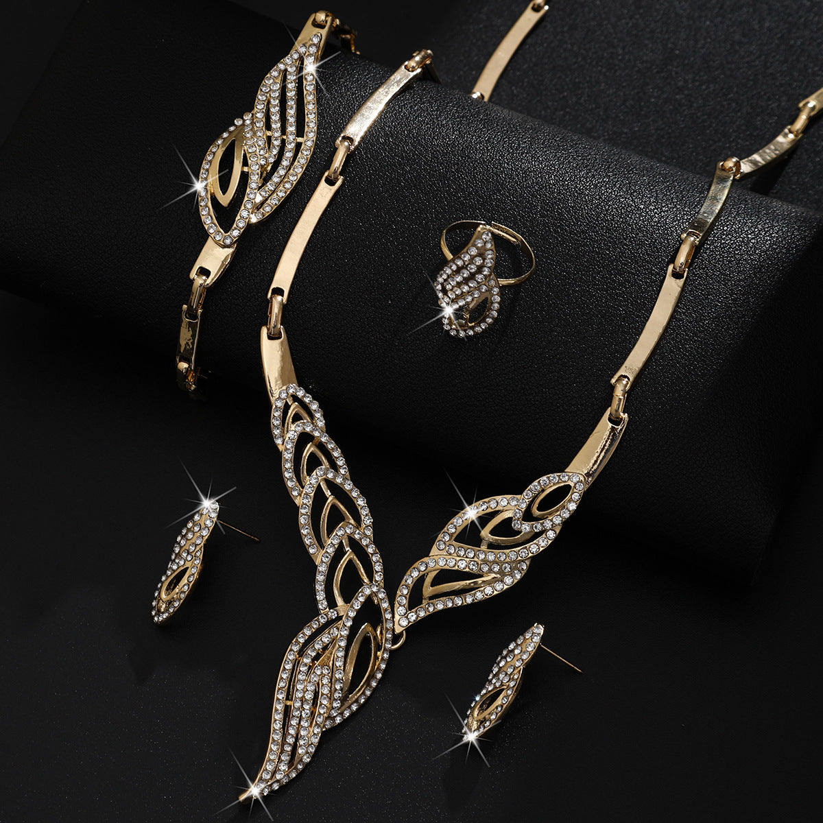 【Inel + Brățară + Cercei + Colier】Set de bijuterii în stil boho, creativ și unic, în stil minimalist.